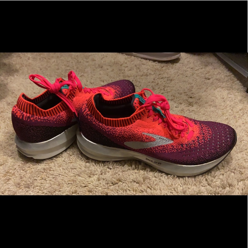 Brand New Brooks Levitate 2 tennis shoes!!